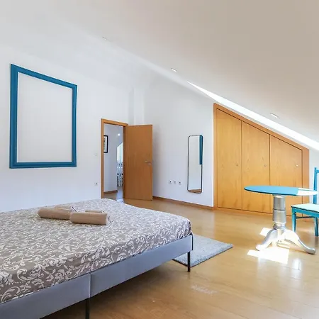 Portucale ! Concept Campo Ourique דירה *