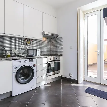Portucale ! Concept Campo Ourique Apartment Lisbon